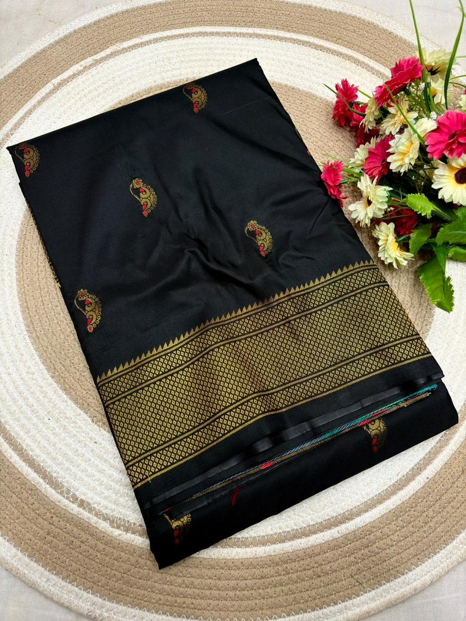 Nath Paithani nakhra nation