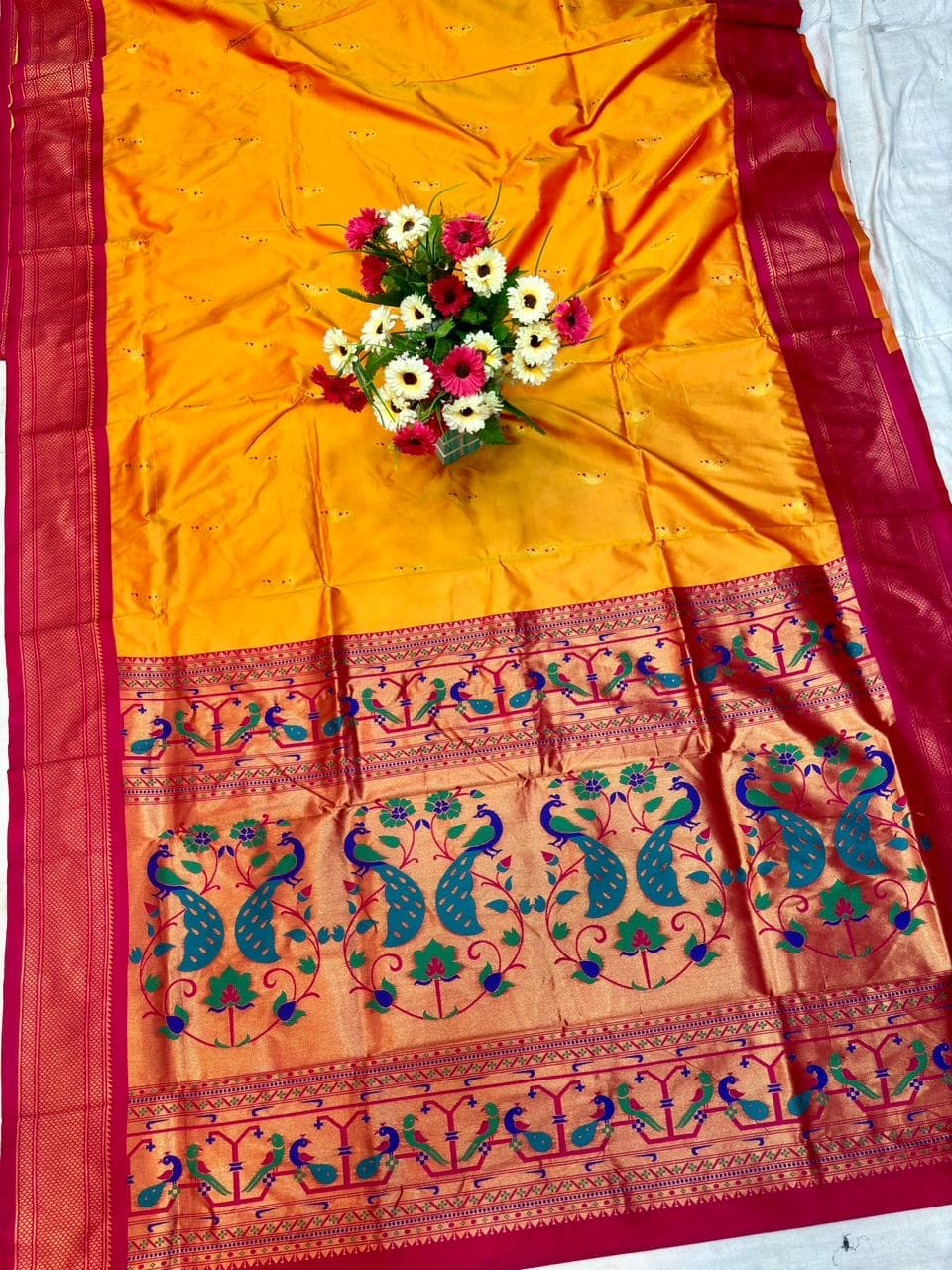 Nath Paithani nakhra nation