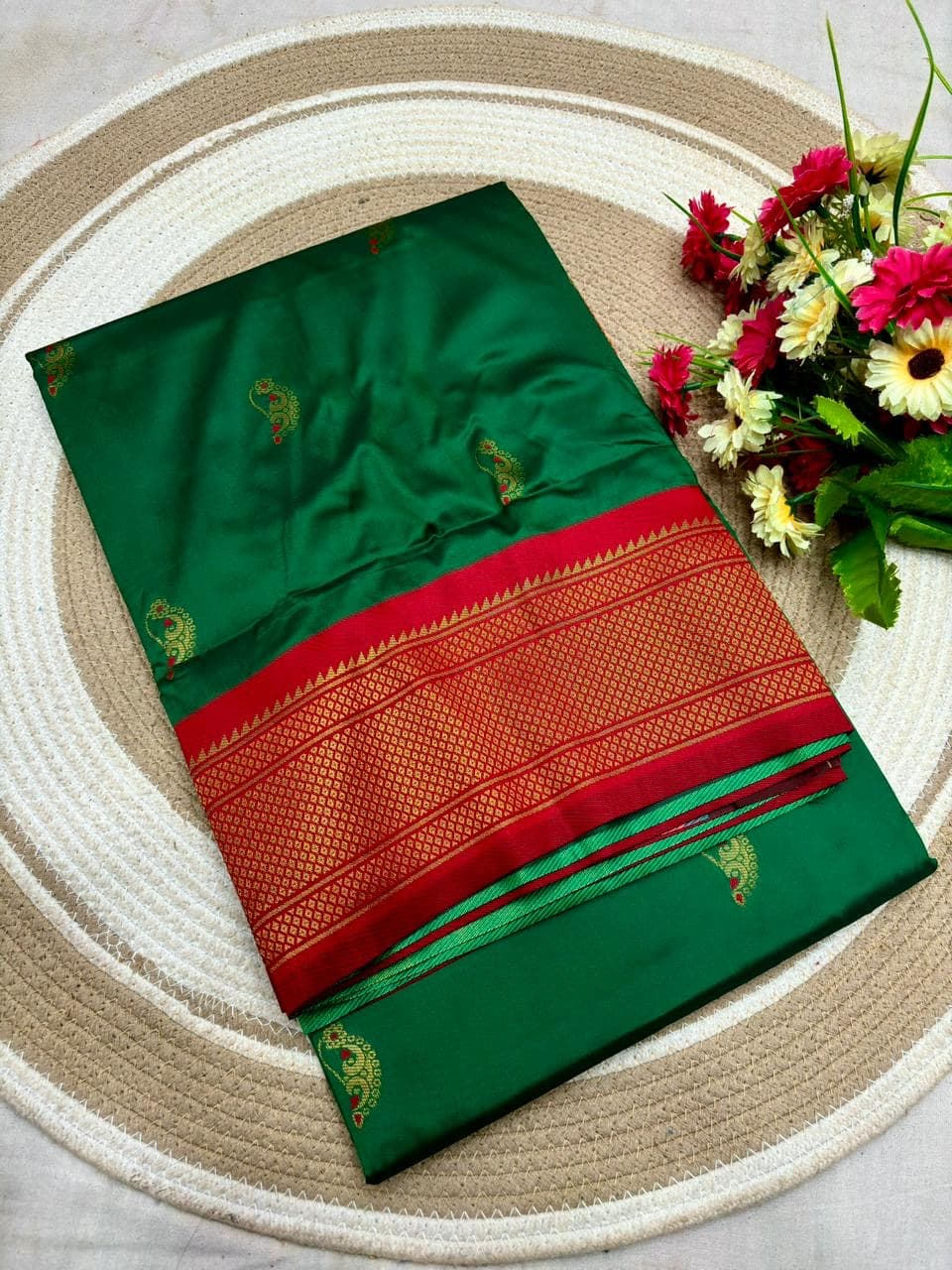 Nath Paithani nakhra nation