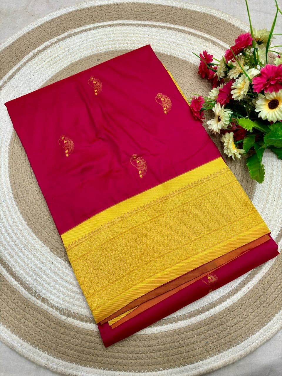 Nath Paithani nakhra nation