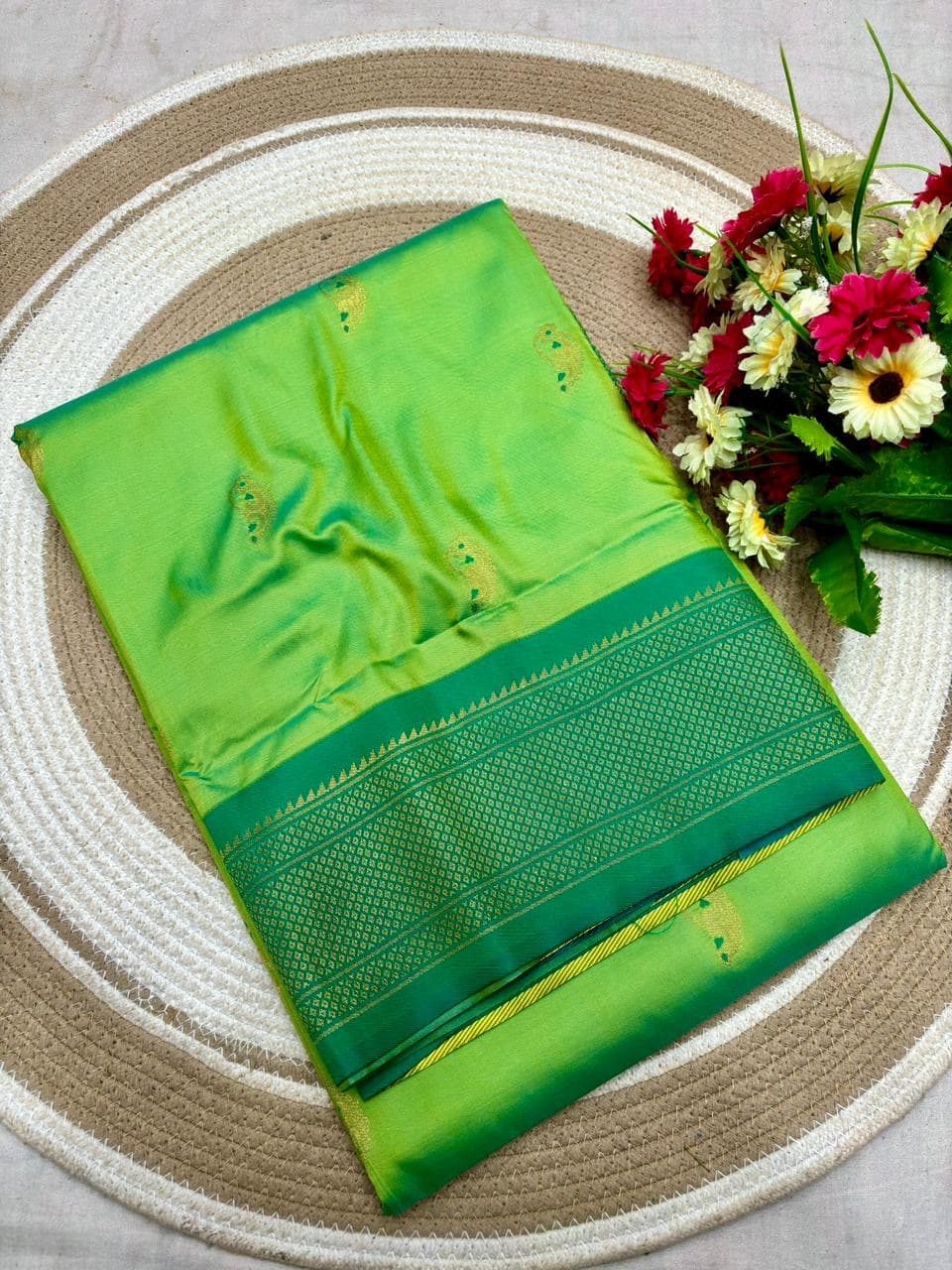 Nath Paithani nakhra nation