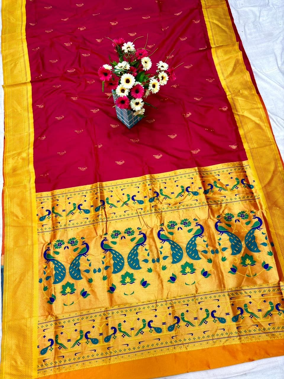 Nath Paithani nakhra nation