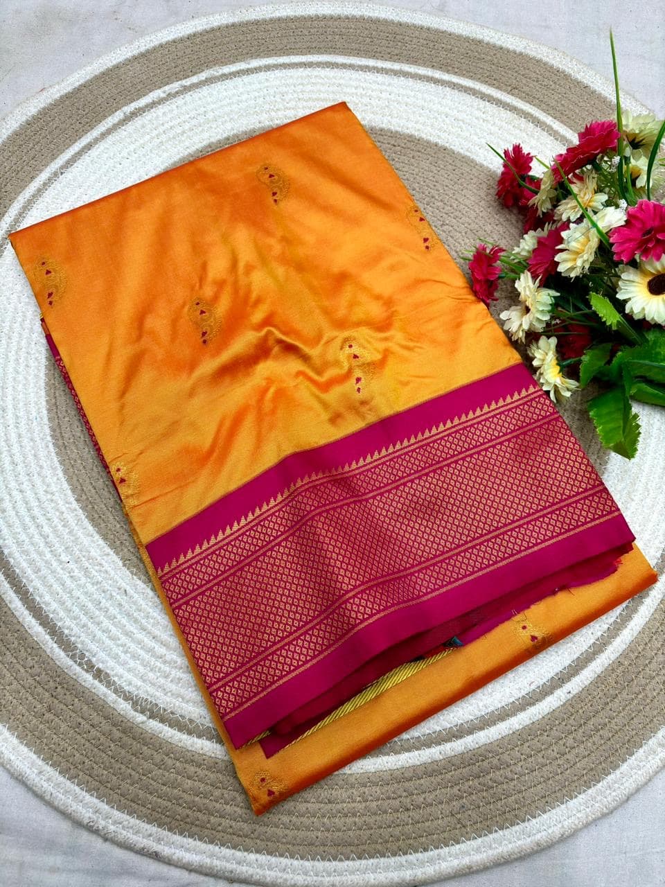 Nath Paithani nakhra nation