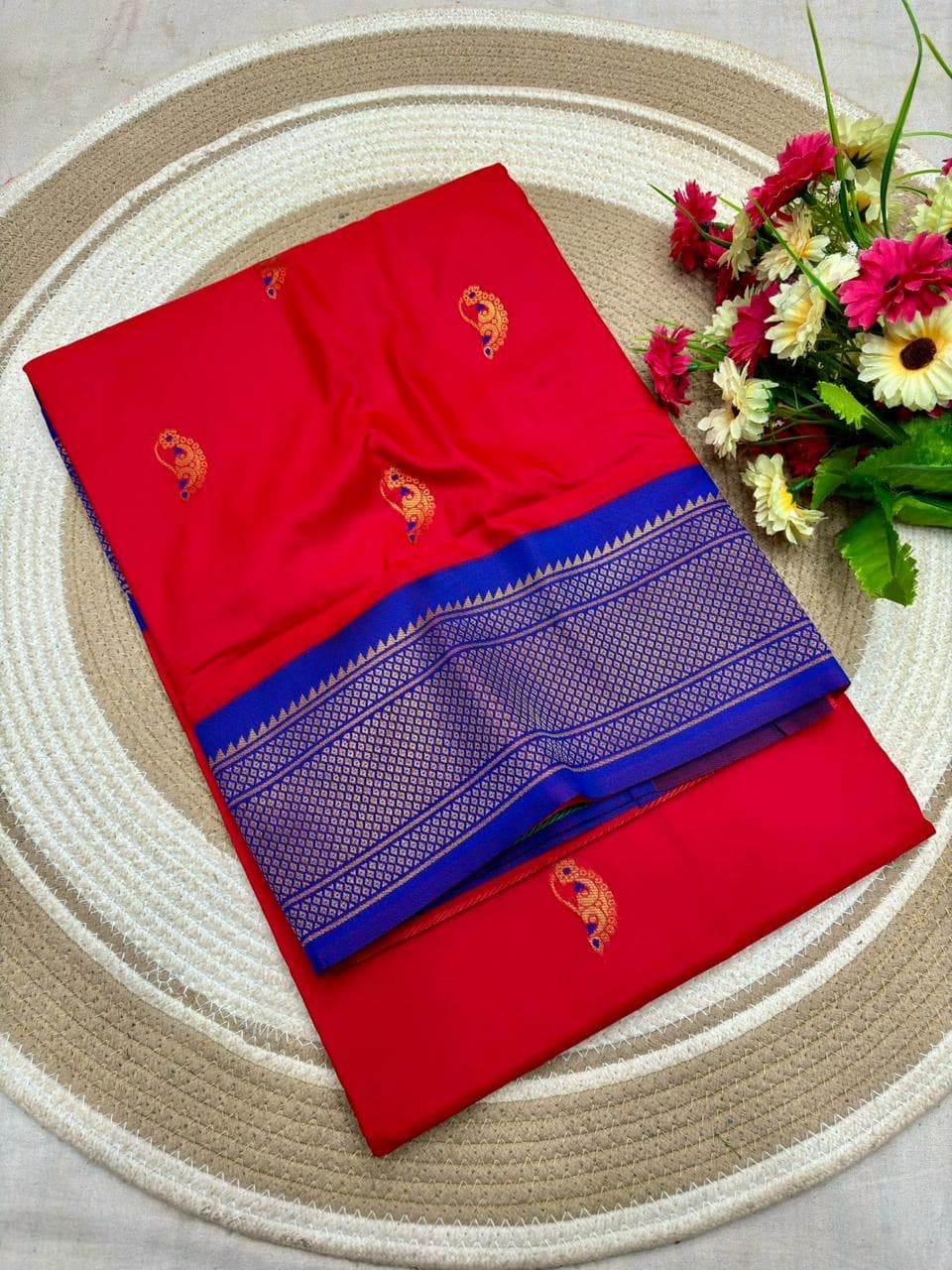 Nath Paithani nakhra nation